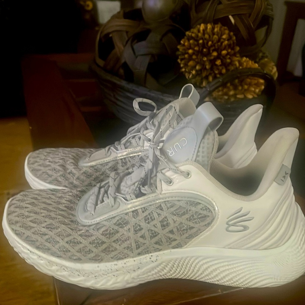 CURRY FLOW 9 TEAM 'WHITE MOD GREY'